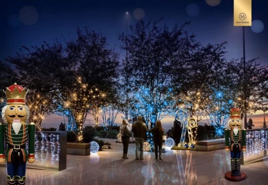 рождественская ярмарка на вершине небоскрёба Varso Tower в Варшаве