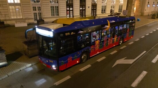 рождественский автобус в Варшаве