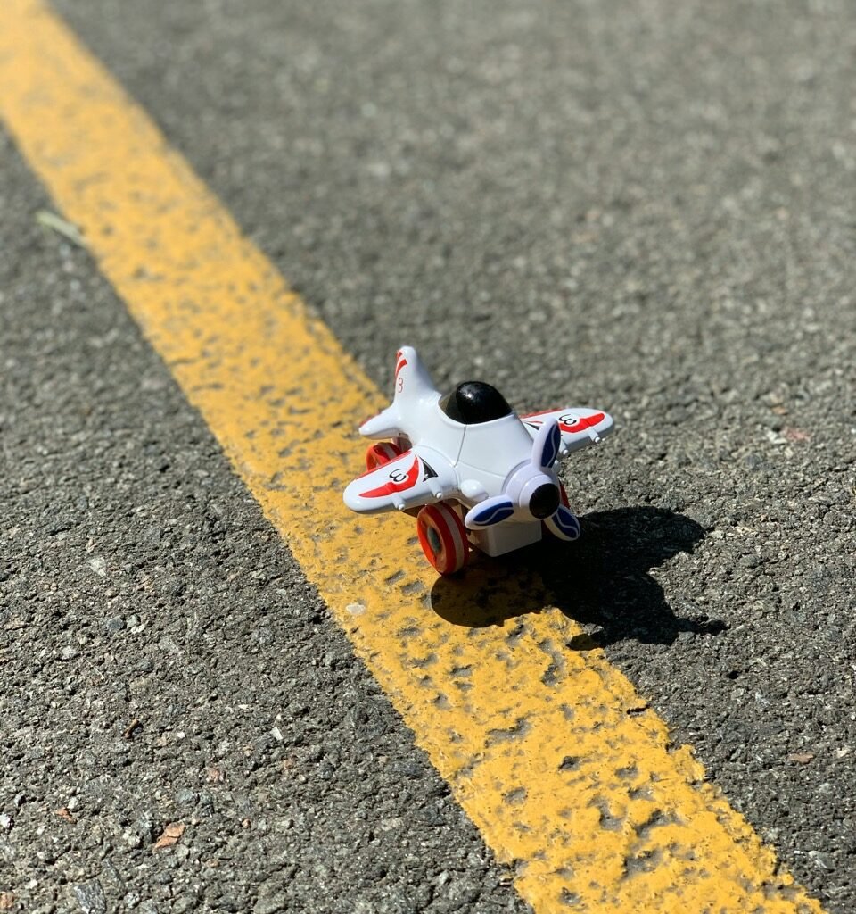 игрушка самолёт