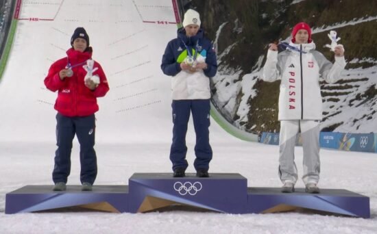 зимние Олимпийские игры 2026, пьедестал победителей прыжки с трамплина